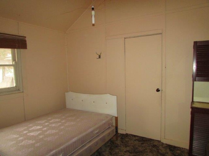 13 Molyneaux Street, Warracknabeal VIC 3393