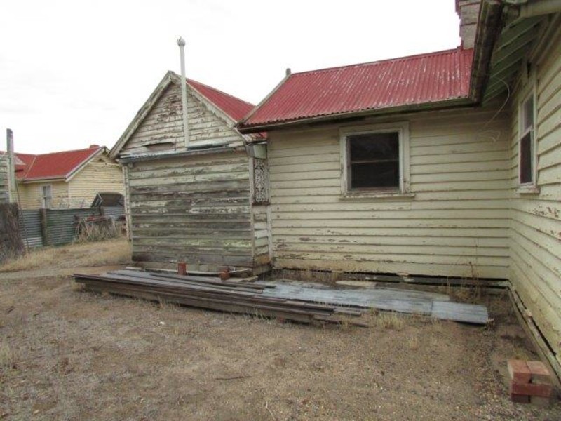 13 Molyneaux Street, Warracknabeal VIC 3393