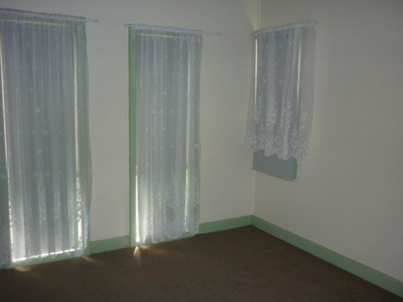 31 Molyneaux Street, Warracknabeal VIC 3393