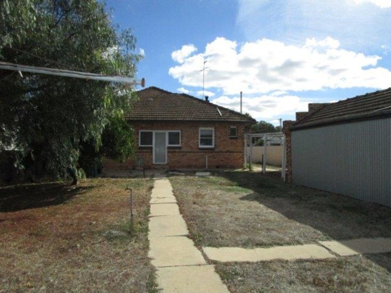 25 Devereux Street, Warracknabeal VIC 3393