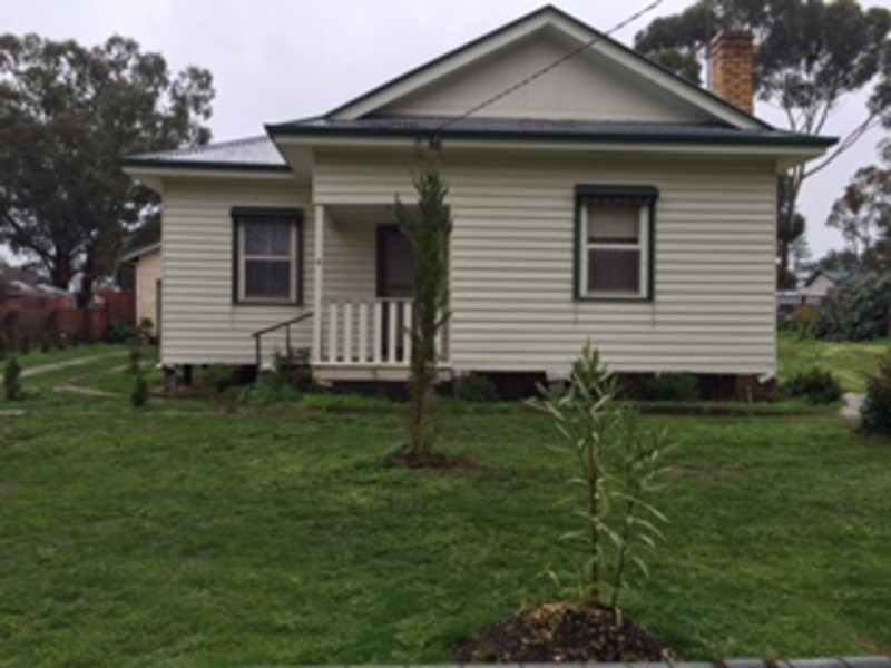 4 Edwards Street, St Arnaud VIC 3478