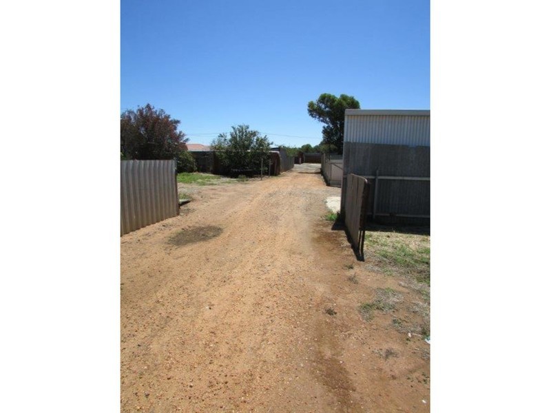 34 Cave Street, Donald VIC 3480