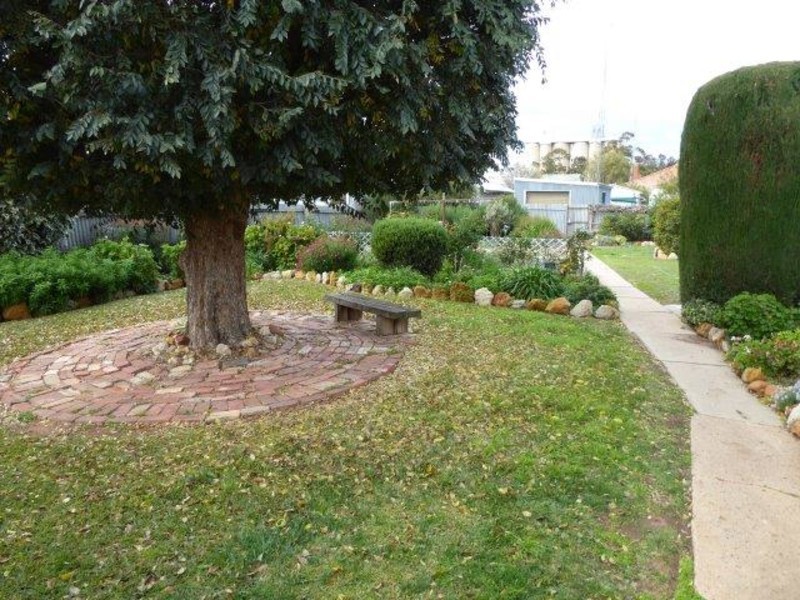 25 Deakin Street, Beulah VIC 3395