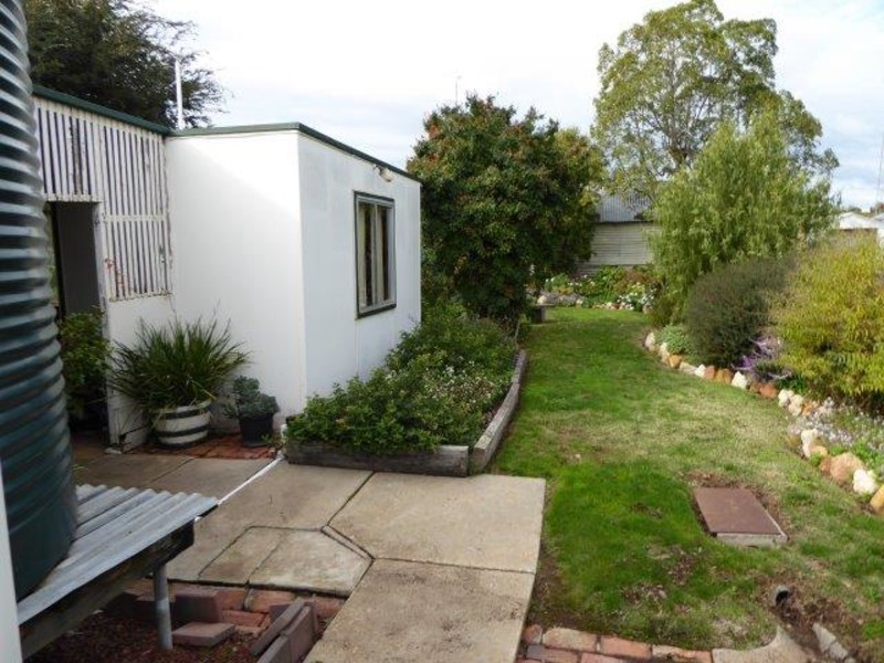 25 Deakin Street, Beulah VIC 3395
