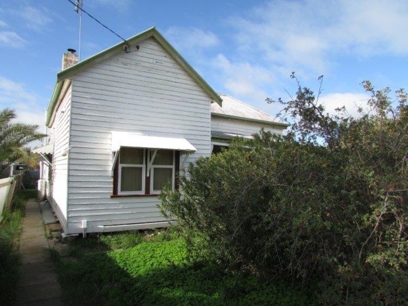 67 Devereux Street, Warracknabeal VIC 3393
