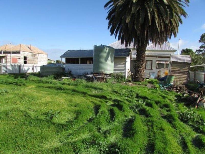 67 Devereux Street, Warracknabeal VIC 3393