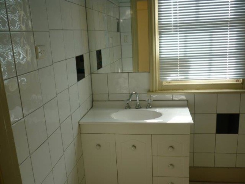 5 Walker Street, Donald VIC 3480