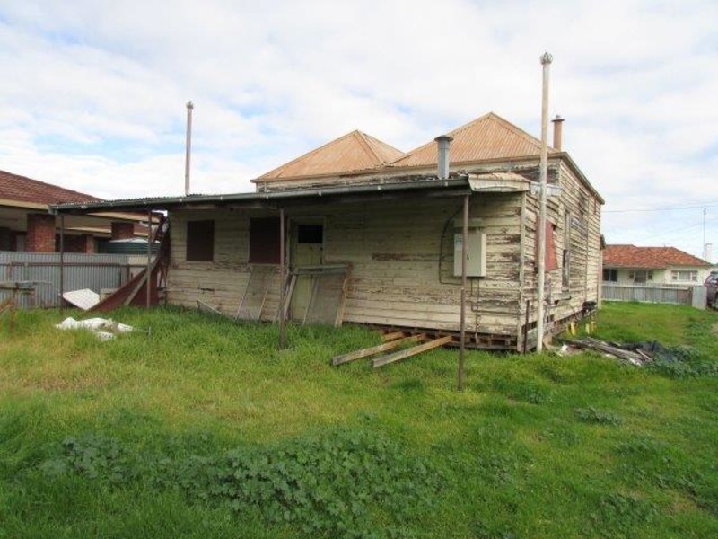 69 Devereux Street, Warracknabeal VIC 3393