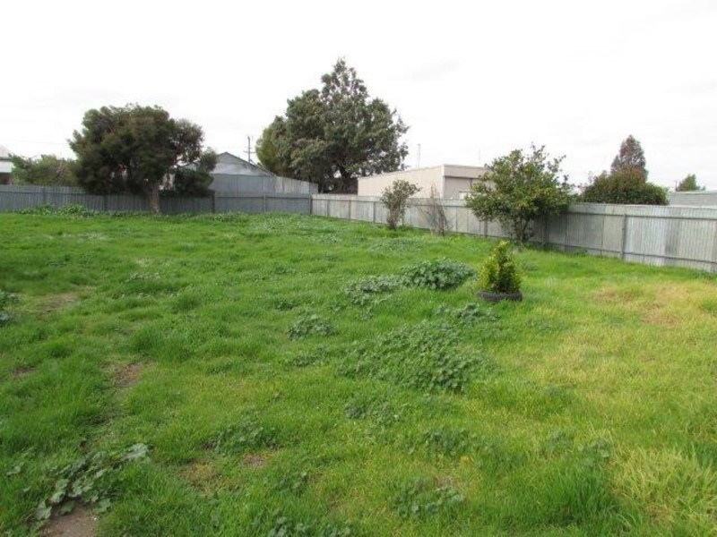 69 Devereux Street, Warracknabeal VIC 3393