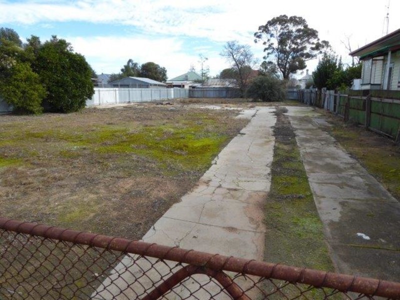 28 Molyneaux Street, Warracknabeal VIC 3393