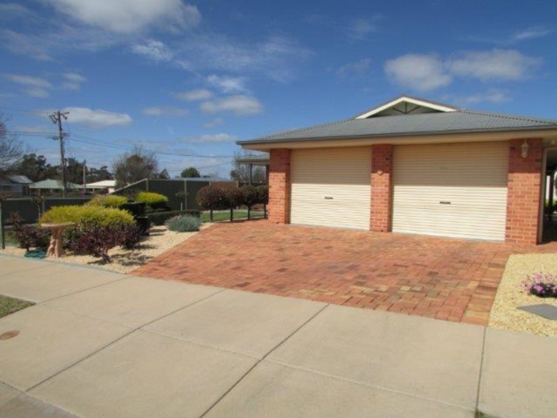 3 Athol Court, Donald VIC 3480