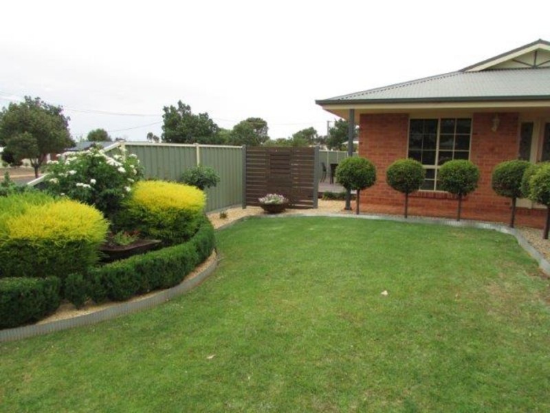 3 Athol Court, Donald VIC 3480