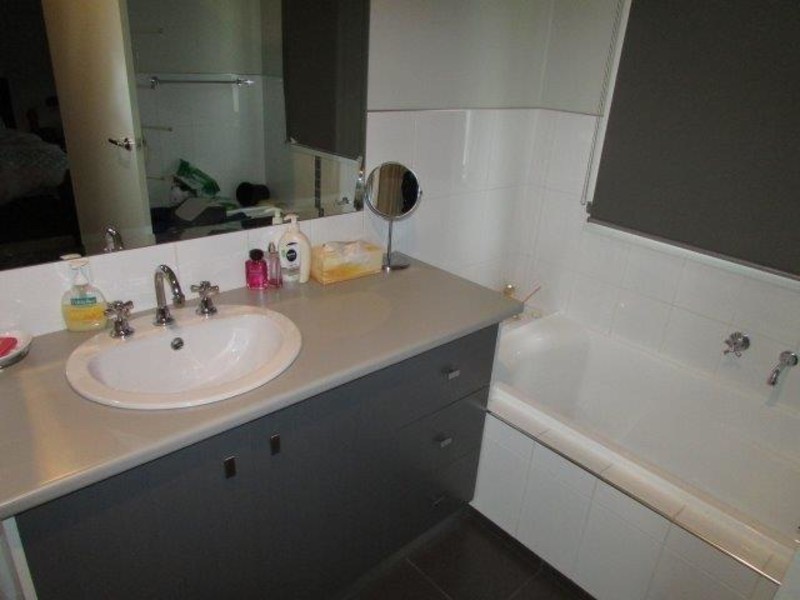 18 & 18a Sproats Lane, Donald VIC 3480