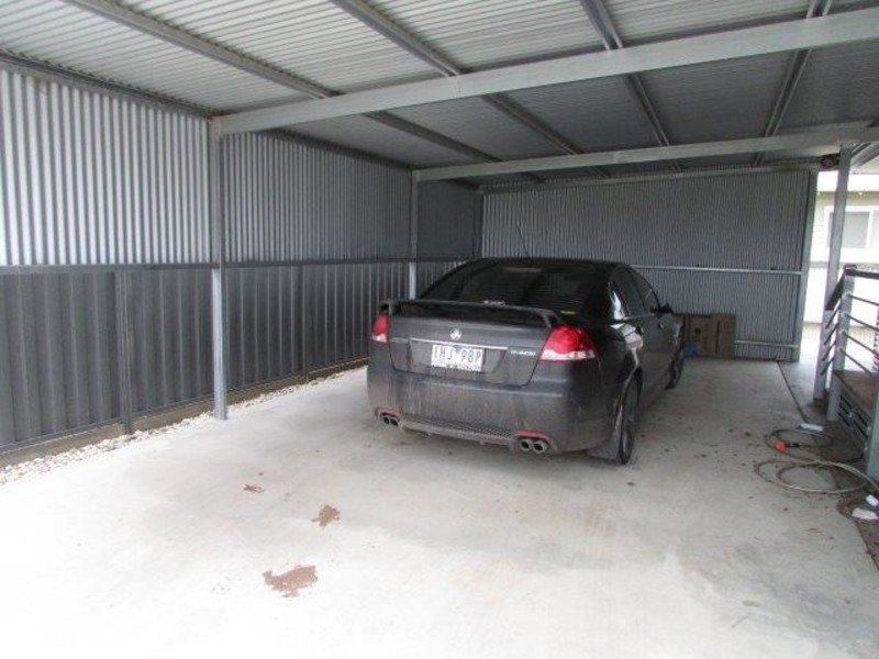 18 & 18a Sproats Lane, Donald VIC 3480