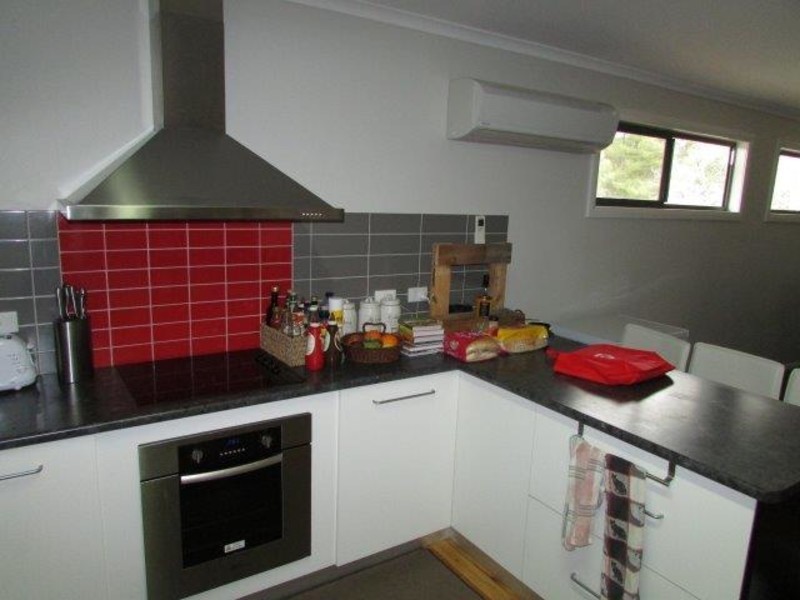 18 & 18a Sproats Lane, Donald VIC 3480