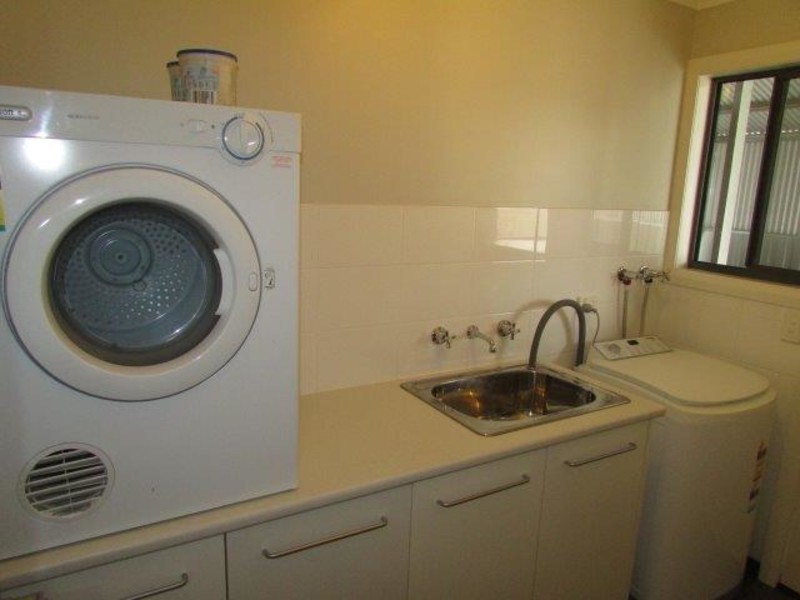 18 & 18a Sproats Lane, Donald VIC 3480