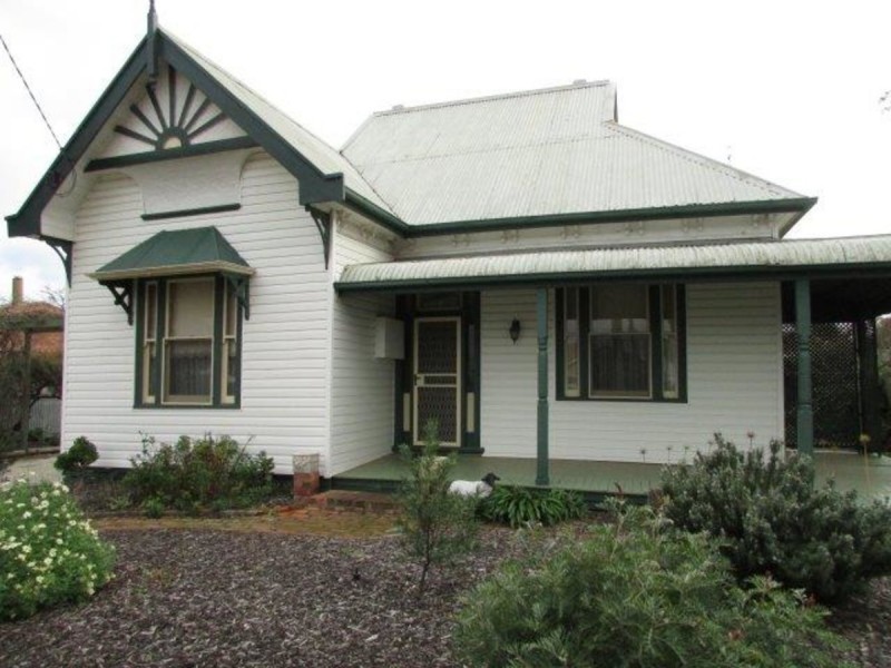76 Lyle Street, Warracknabeal VIC 3393