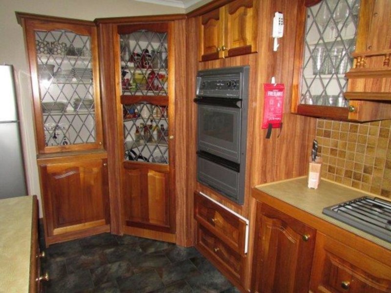 76 Lyle Street, Warracknabeal VIC 3393