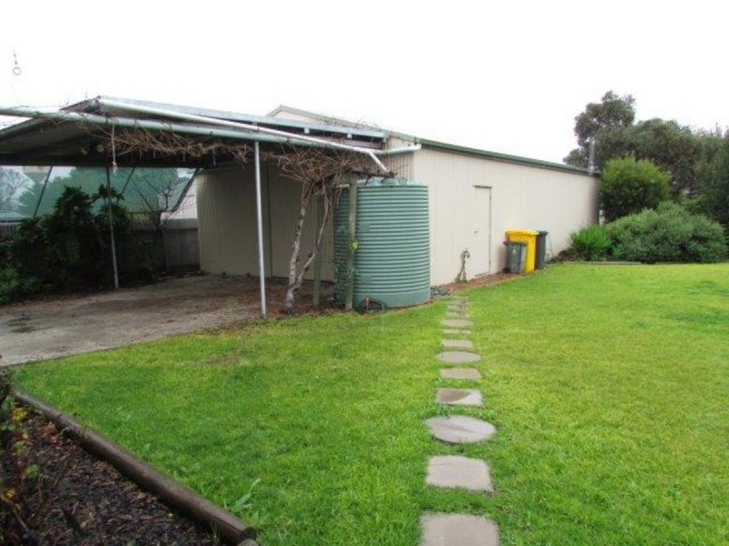 76 Lyle Street, Warracknabeal VIC 3393