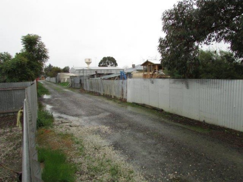 76 Lyle Street, Warracknabeal VIC 3393