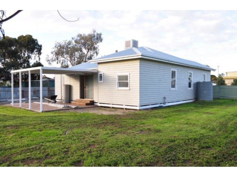 38 Anderson Street, Warracknabeal VIC 3393