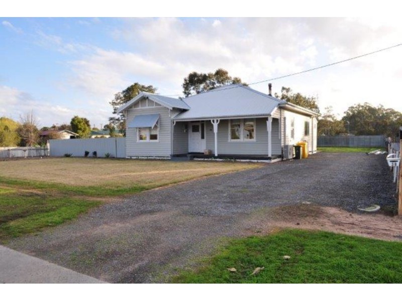 38 Anderson Street, Warracknabeal VIC 3393
