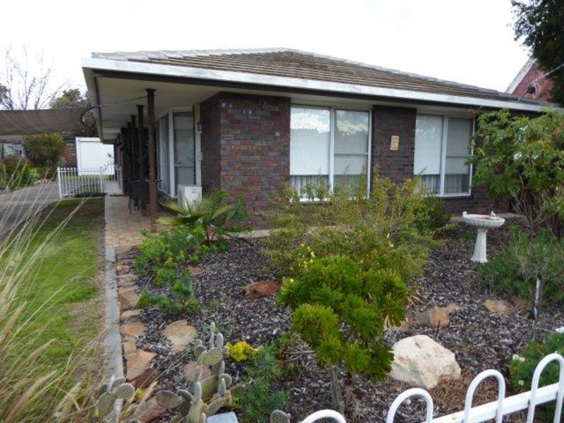 17 Woolcock Street, Warracknabeal VIC 3393