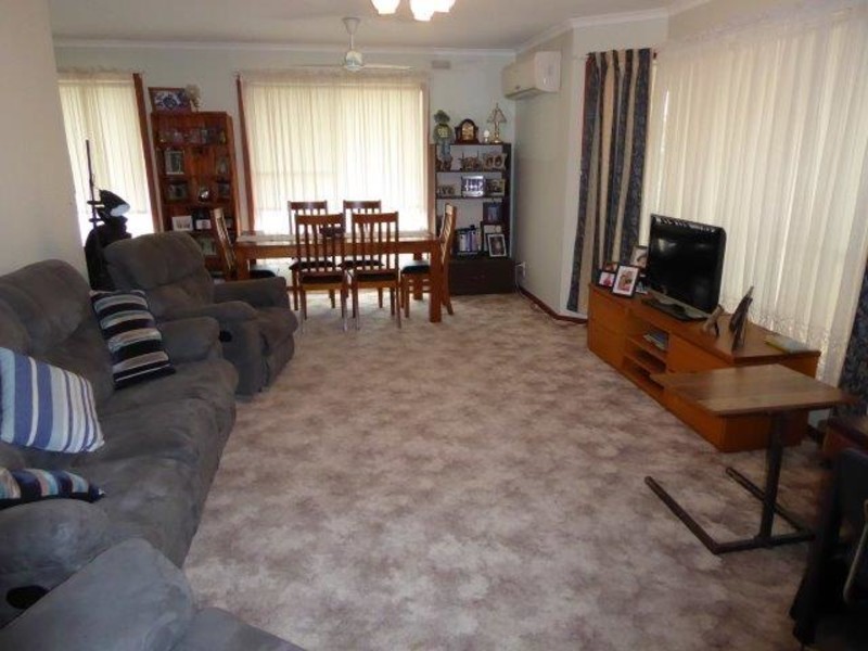 17 Woolcock Street, Warracknabeal VIC 3393