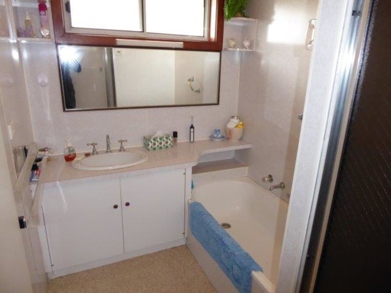 17 Woolcock Street, Warracknabeal VIC 3393