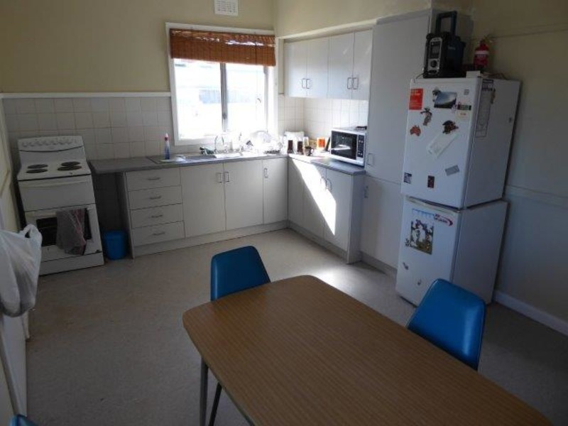 82 Jamouneau Street, Warracknabeal VIC 3393