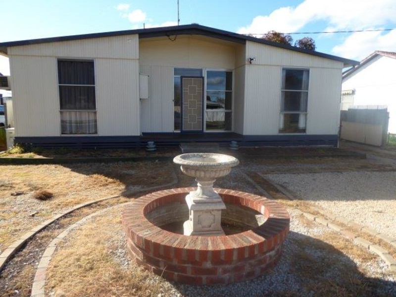 28 Gould Street, Warracknabeal VIC 3393
