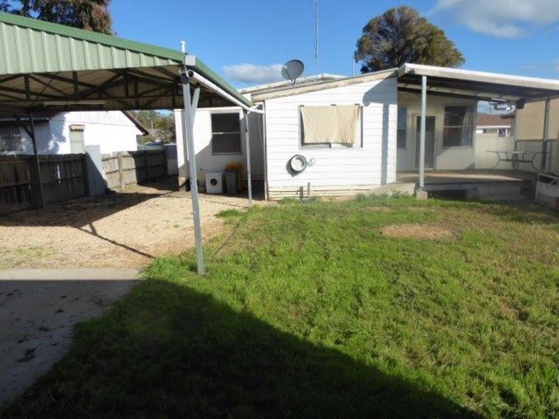 28 Gould Street, Warracknabeal VIC 3393
