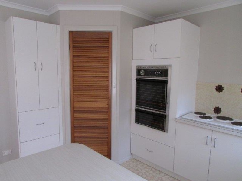 77 Molyneaux Street, Warracknabeal VIC 3393