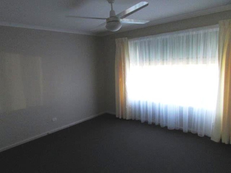 77 Molyneaux Street, Warracknabeal VIC 3393