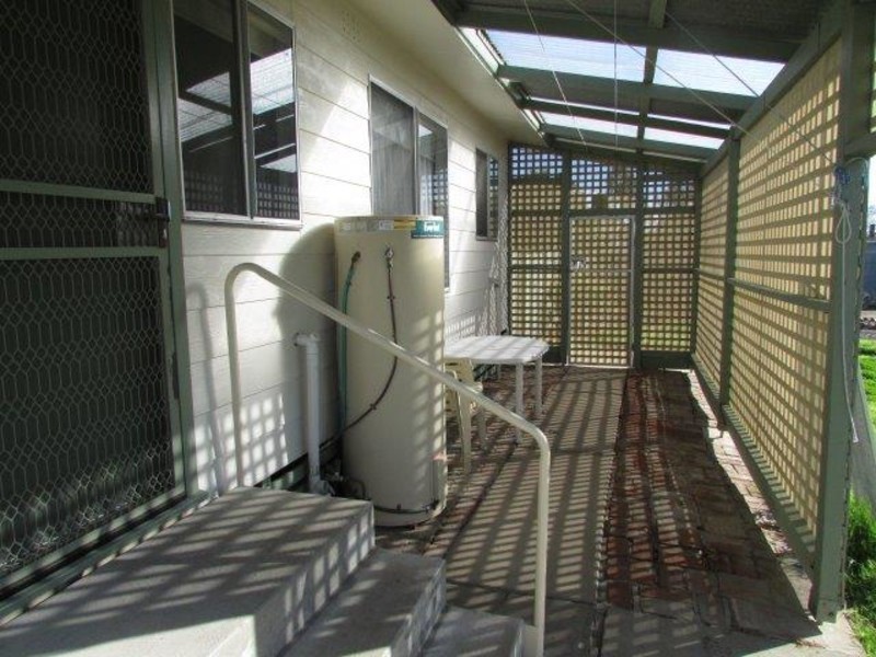 77 Molyneaux Street, Warracknabeal VIC 3393