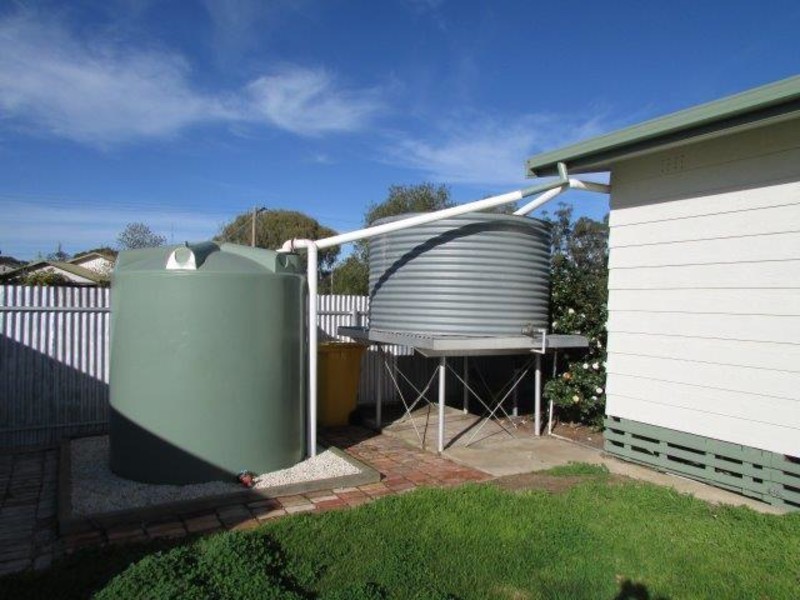 77 Molyneaux Street, Warracknabeal VIC 3393