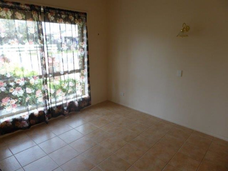 1/174 Woods Street, Donald VIC 3480