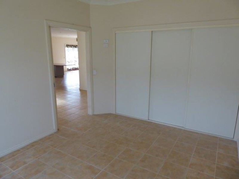 1/174 Woods Street, Donald VIC 3480