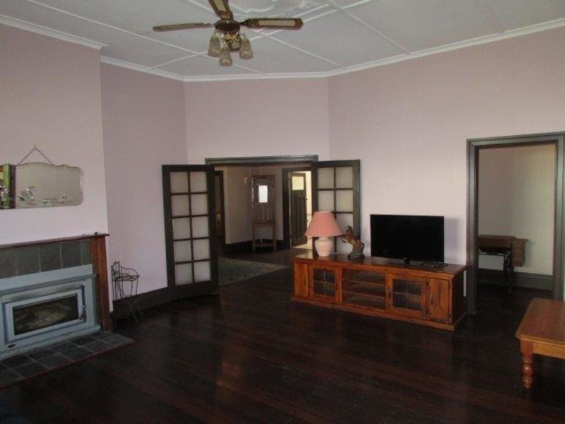 57 Anderson Street, Warracknabeal VIC 3393