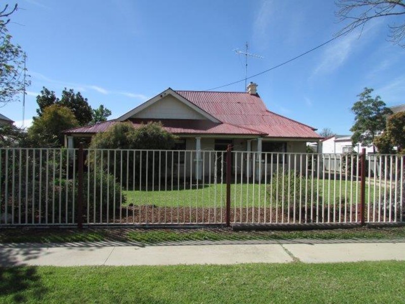 57 Anderson Street, Warracknabeal VIC 3393