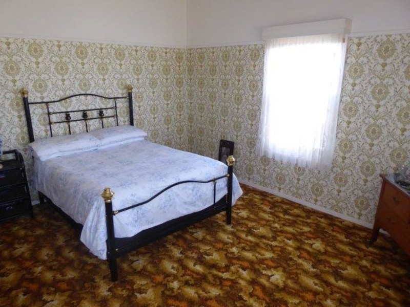 95 Jamouneau Street, Warracknabeal VIC 3393