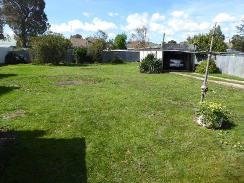 95 Jamouneau Street, Warracknabeal VIC 3393
