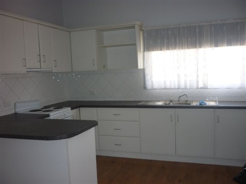 30 Walker Street, Donald VIC 3480