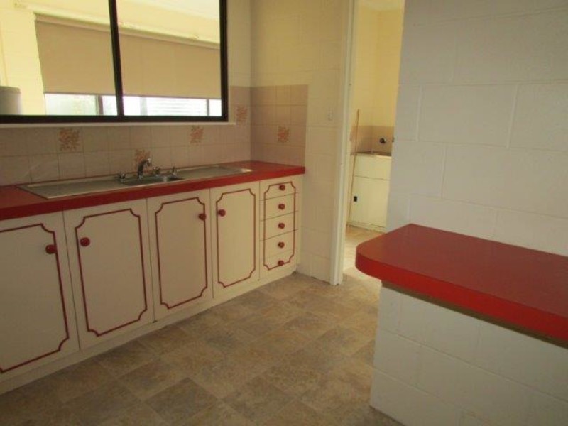 1/4 Livingston, Warracknabeal VIC 3393