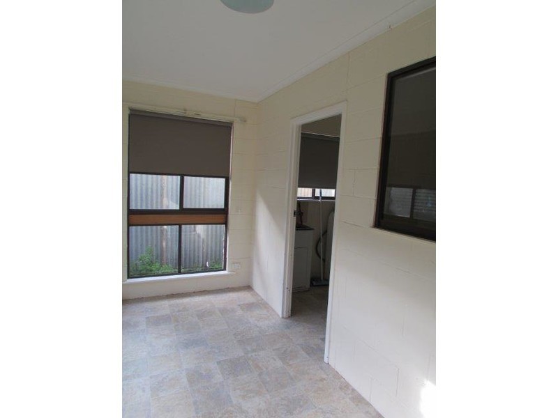 1/4 Livingston, Warracknabeal VIC 3393