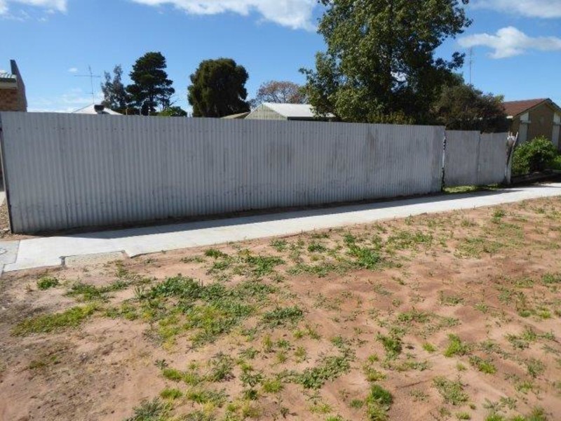 29 Beggs Street, Warracknabeal VIC 3393