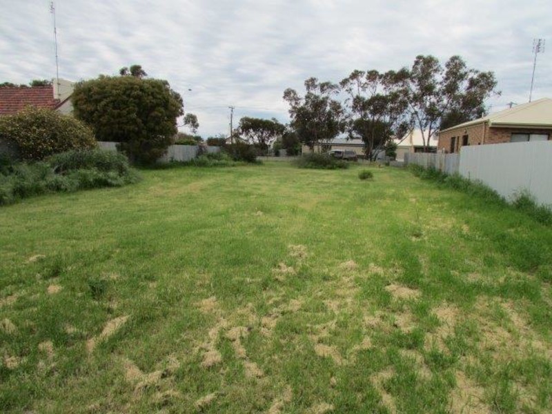 70 Lyle Street, Warracknabeal VIC 3393