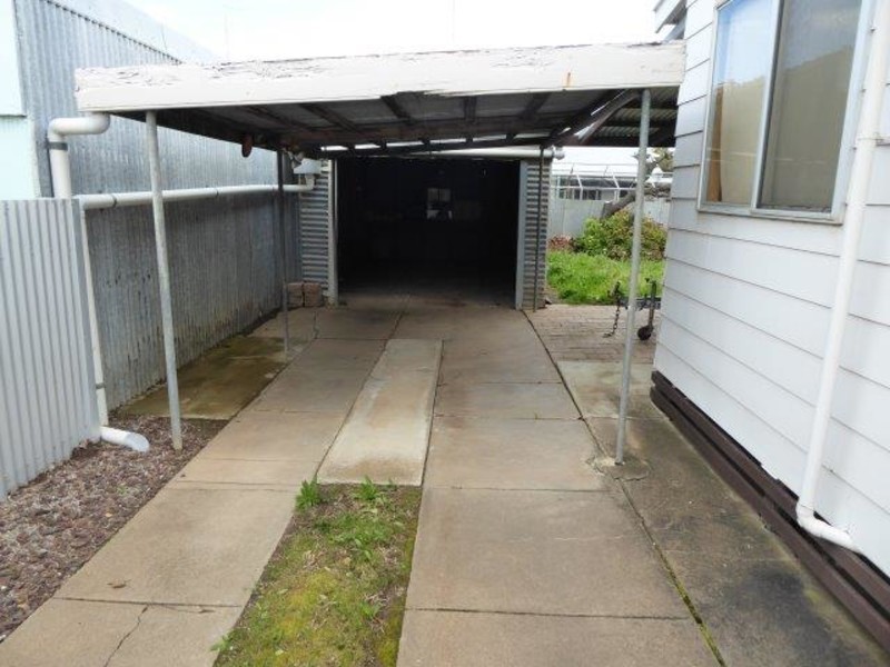 18 Beggs Street, Warracknabeal VIC 3393