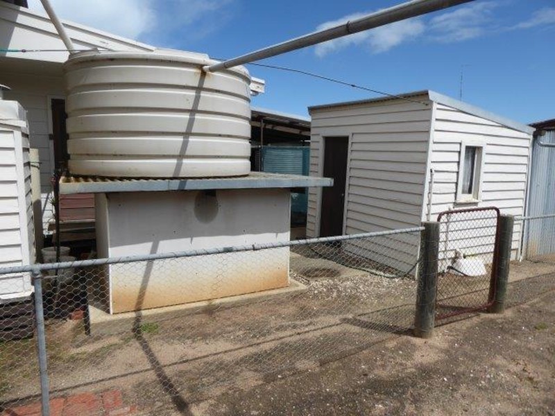 18 Beggs Street, Warracknabeal VIC 3393