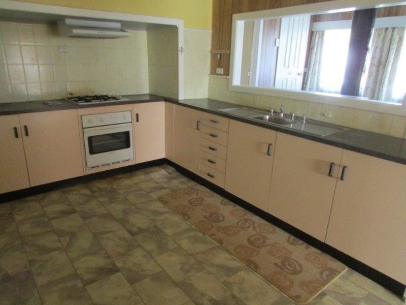 38 Deakin Street, Beulah VIC 3395